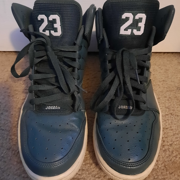 NIKE AIR JORDAN:1 Flight 4 Basketball Shoes - Picture 1 of 8